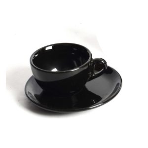 فنجان شاي اسود بالطبق كوستا